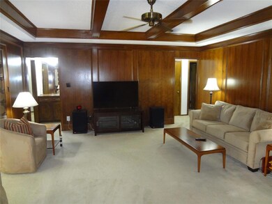 301 W Louella Dr, Hurst, TX 76054 - photo 3