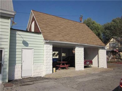 Parking Lot/Garage