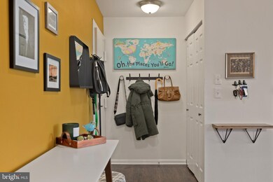 1627 Parkcrest Cir unit 301, Reston, VA 20190 - photo 3