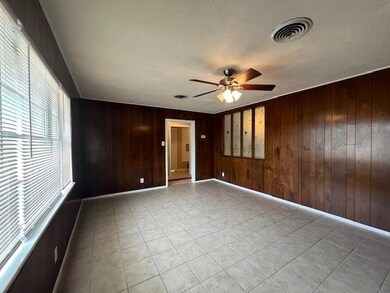 407 Amhurst Dr, Laredo, TX 78045 - photo 4