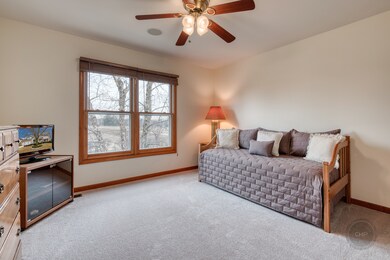 355 Avena Cir, Naperville, IL 60565 - photo 2