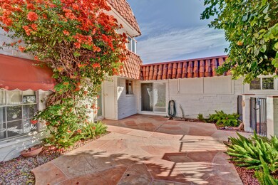 WONDERFUL FRONT COURT YARD