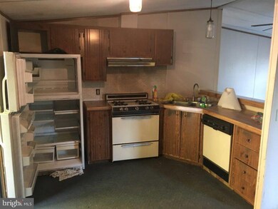 451 7th St, Slatington, PA 18080 - photo 5