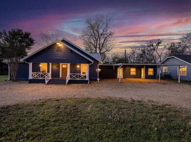 509 Maple St, Commerce, TX 75428 - photo 2