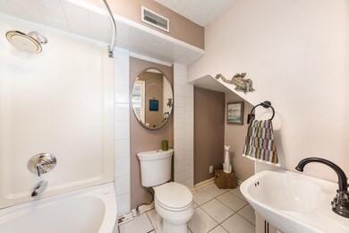 930 N Sleight St, Naperville, IL 60563 - photo 6