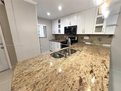 8368 SW 152nd Ave unit 38, Miami, FL 33193 - photo 4