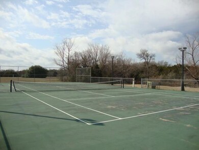 1610 White Bluff Dr, Whitney, TX 76692 - photo 4