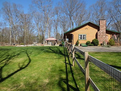 56 Parmenter Ln, North Attleboro, MA 02760 - photo 2