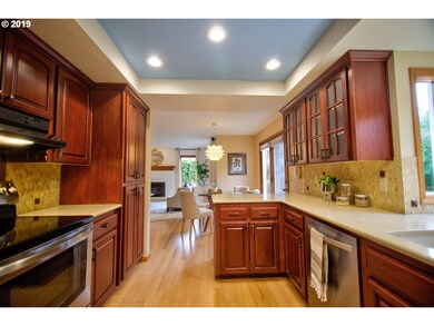 14293 Amberwood Cir, Lake Oswego, OR 97035 - photo 7