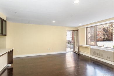 Novo 64 unit 207S, Forest Hills, NY 11375 - photo 7
