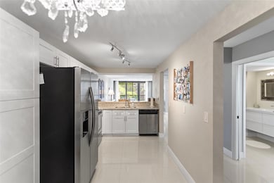 16 Royal Palm Way unit 302, Boca Raton, FL 33432 - photo 6