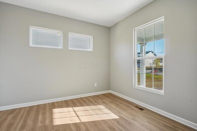 214 Isleta Dr, Pataskala, OH 43062 - photo 4