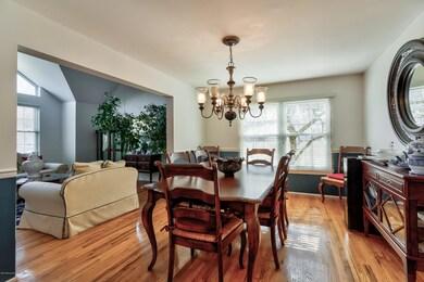 006_Dining Room