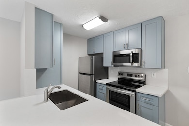 2101 Fountain View Dr unit 46, Houston, TX 77057 - photo 2