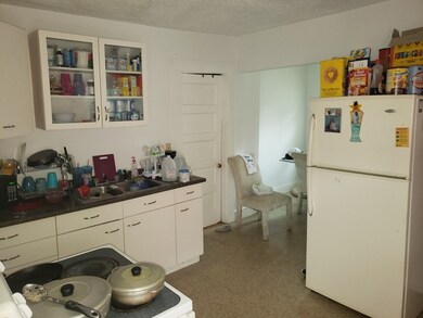 125-127 Cambridge St, Springfield, MA 01109 - photo 2