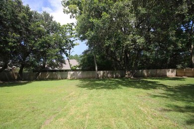 has tons of mature oaks providing plenty of shade!