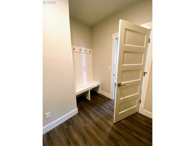 4312 SW Yew Ave, Redmond, OR 97756 - photo 2