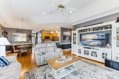8855 Radcliff-14