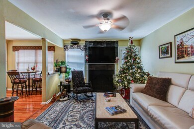 215 Victoria Ct unit 164, Doylestown, PA 18901 - photo 3