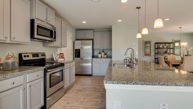 Spacious Kitchen w/Granite!