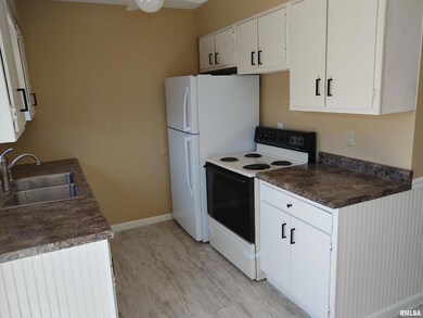 1911 Canterbury Dr unit C, Washington, IL 61571 - photo 7