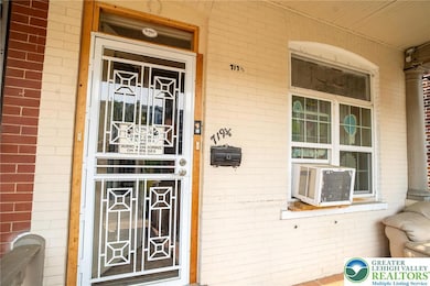 719 N 11th St, Allentown, PA 18102 - photo 3