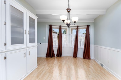 7373 Pinegrove-17