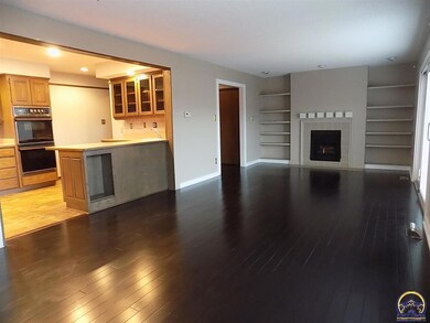 3204 SW Randolph Ave, Topeka, KS 66611 - photo 5