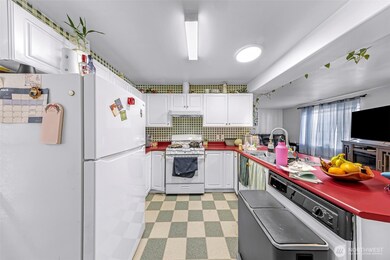 2850 W Maplewood Ave, Bellingham, WA 98225 - photo 5