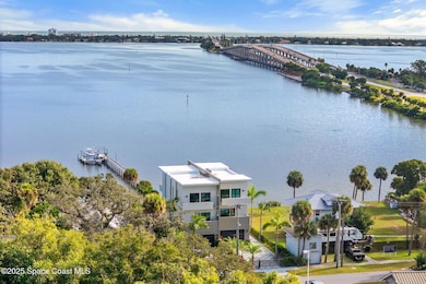 1807 Riverview Dr, Melbourne, FL 32901 - photo 2