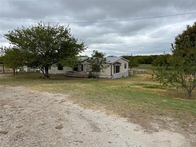 520 W Sunchase Dr, Granbury, TX 76049 - photo 2