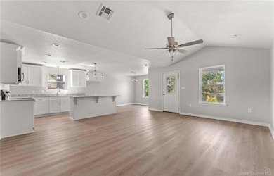 211 N Gladys St, Leesville, LA 71446 - photo 3