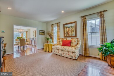 607 Wood Glenn Ct, Lutherville Timonium, MD 21093 - photo 4