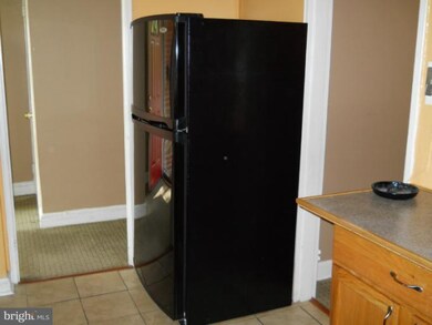 914 E Meadows Ct, Oxon Hill, MD 20745 - photo 2