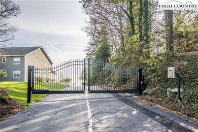 Gated entrance to Chateaux Cloud