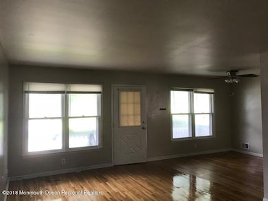 27 Center St unit 29, Matawan, NJ 07747 - photo 2