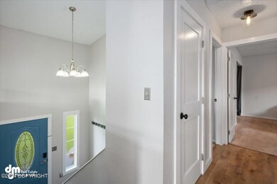 06-Upstairs Hallway_SLS_-2480