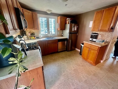 97 Hildreth St unit 1, Lowell, MA 01850 - photo 4