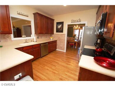 Kitchen - Open eat-in kitchen with Corian counters