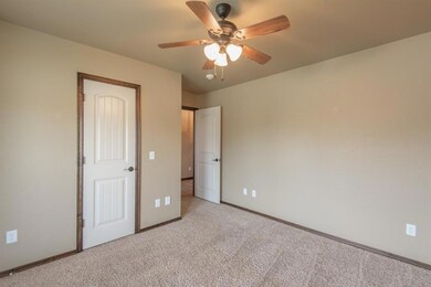 701 Lindsey Ln, Moore, OK 73160 - photo 5