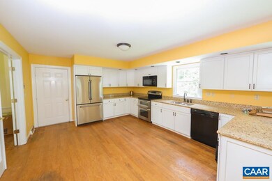 617 Peachcroft Ln, Earlysville, VA 22936 - photo 3