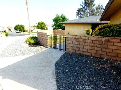 18005 Hacienda Ln, Victorville, CA 92392 - photo 2