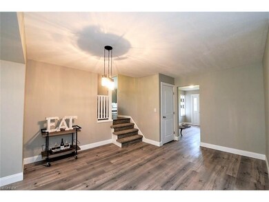 * Extra Main Floor Eat-In Kitchen Space ~ Open/Air