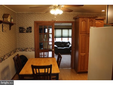 201 Cobalt Ridge Dr S, Levittown, PA 19057 - photo 5