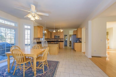 24 Eastgate Rd unit 8-052-009, Derry, NH 03038 - photo 6