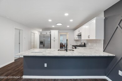 8585 Periwinkle Dr, Tobyhanna, PA 18466 - photo 7