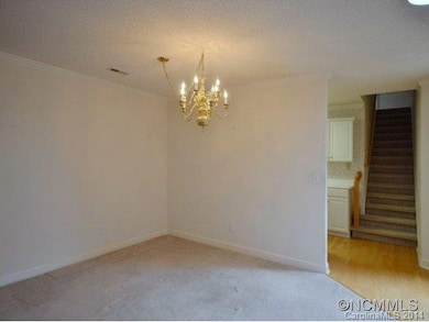 59 Lake Pointe Cir, Hendersonville, NC 28792 - photo 4