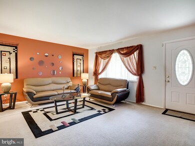 9210 Rolling View Dr, Lanham, MD 20706 - photo 2