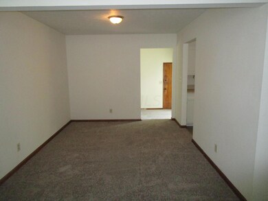 1343 Ironwood Dr, Columbus, OH 43229 - photo 7