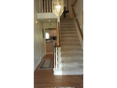 Entry/Foyer.